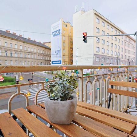 Ferienwohnung Charming Old Town Family Retreat Pressburg Exterior foto