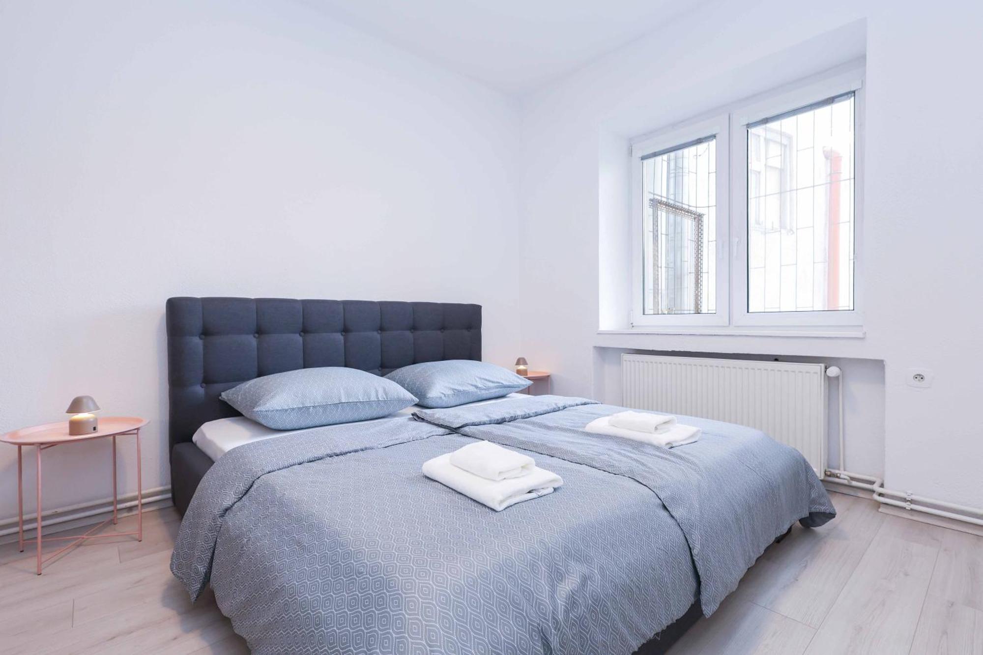 Ferienwohnung Charming Old Town Family Retreat Pressburg Exterior foto